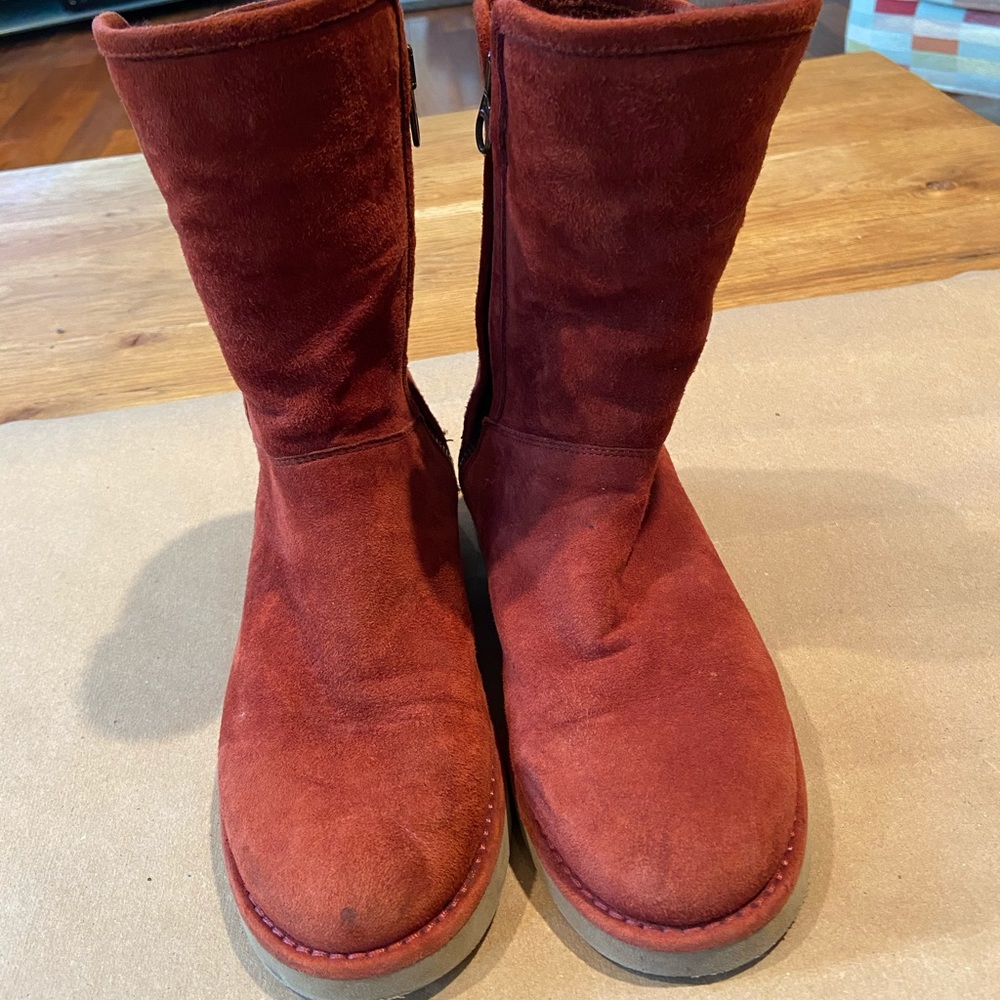 Boots - Picture 2 of 3